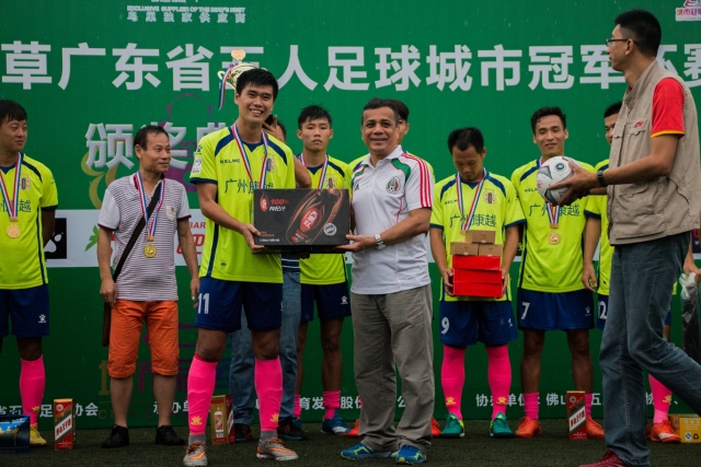 亚马尔在时巴萨16场14胜2负 缺阵时1胜1平2负